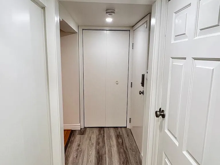 30 Ferris Rd — Photo 3