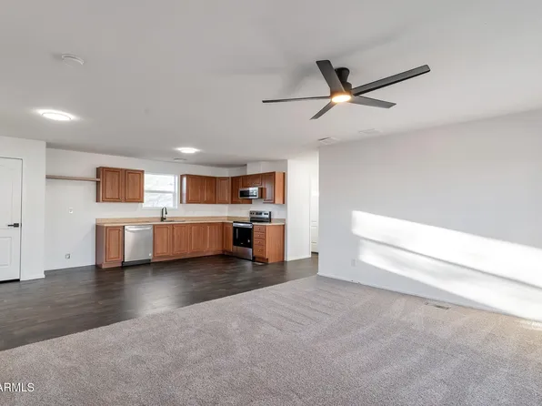 518 W CLAESSENS Drive, Morristown, AZ 85342