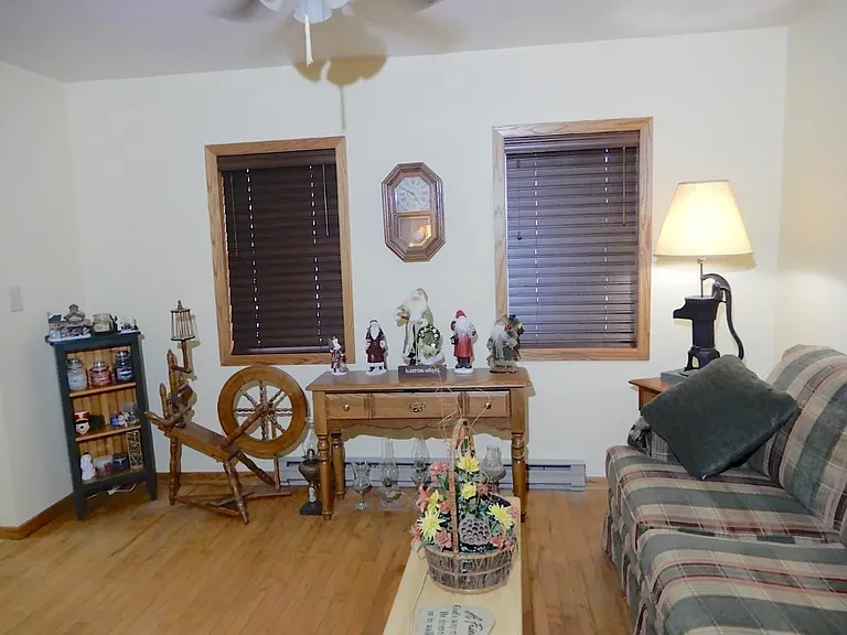1115 Superior Ave — Photo 11