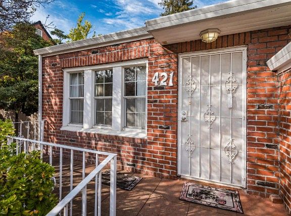 4th image of 421 Manzanita Ave