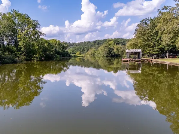 136 Bluewater Landing Rd, Rogersville, AL 35652