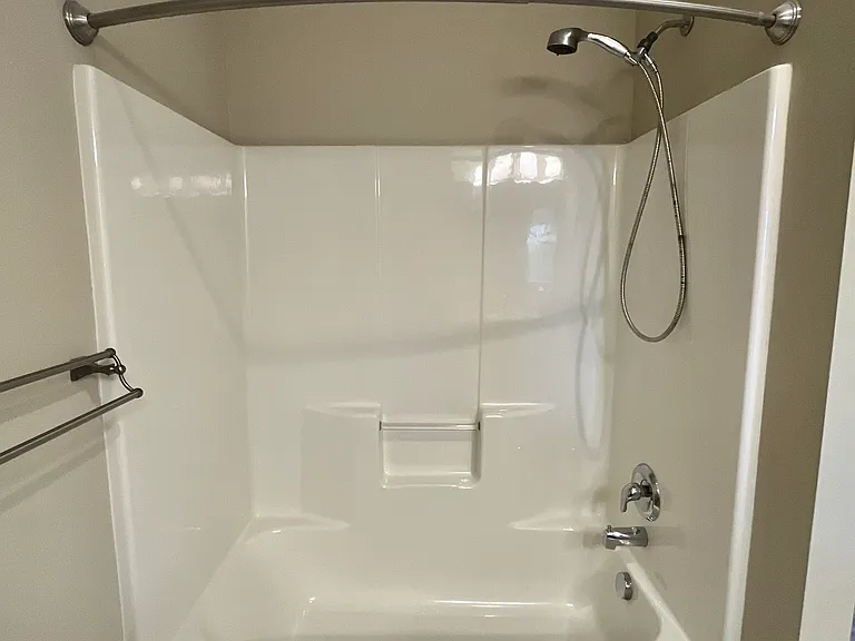 Shower/ Bathtub Combo