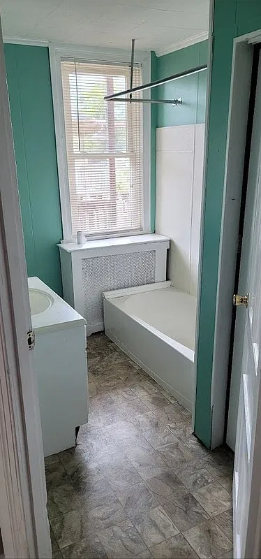 3 bed, 1.0 bath, 1200 sqft, $1,295 — Photo 3