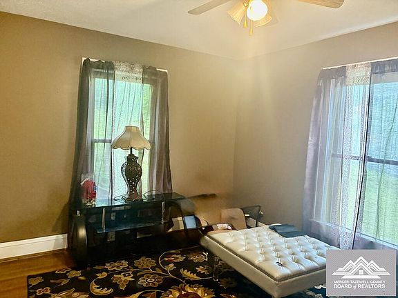 8th image of 1301 Whitethorn St