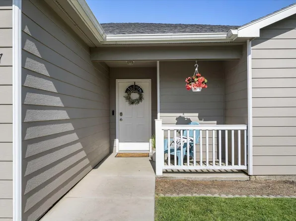 407 Westridge Dr, Grandview, WA 98930