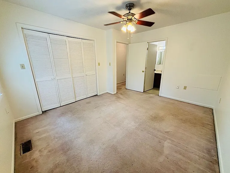 324 Shenandoah Cir — Photo 13