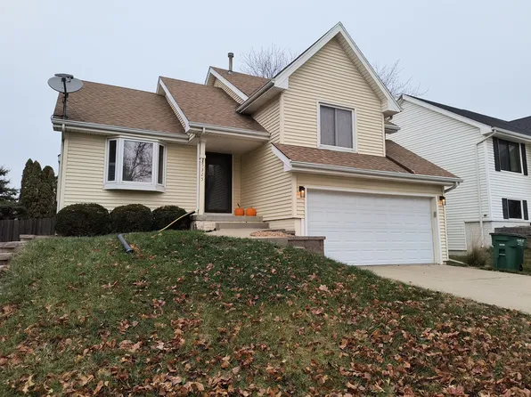 5325 Brookview Dr, West Des Moines, IA 50266