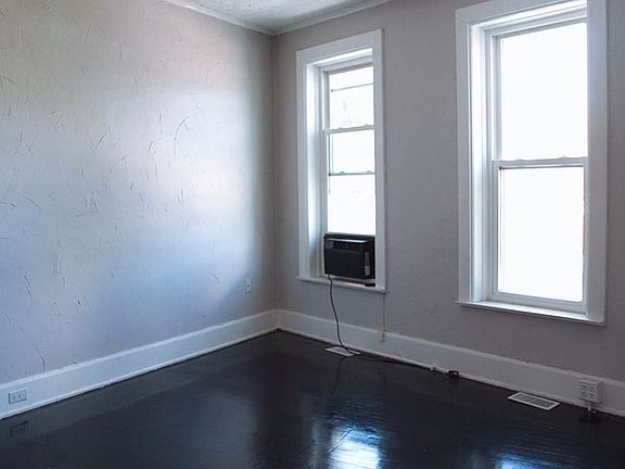 5th image of 971 Cherry St SE #1