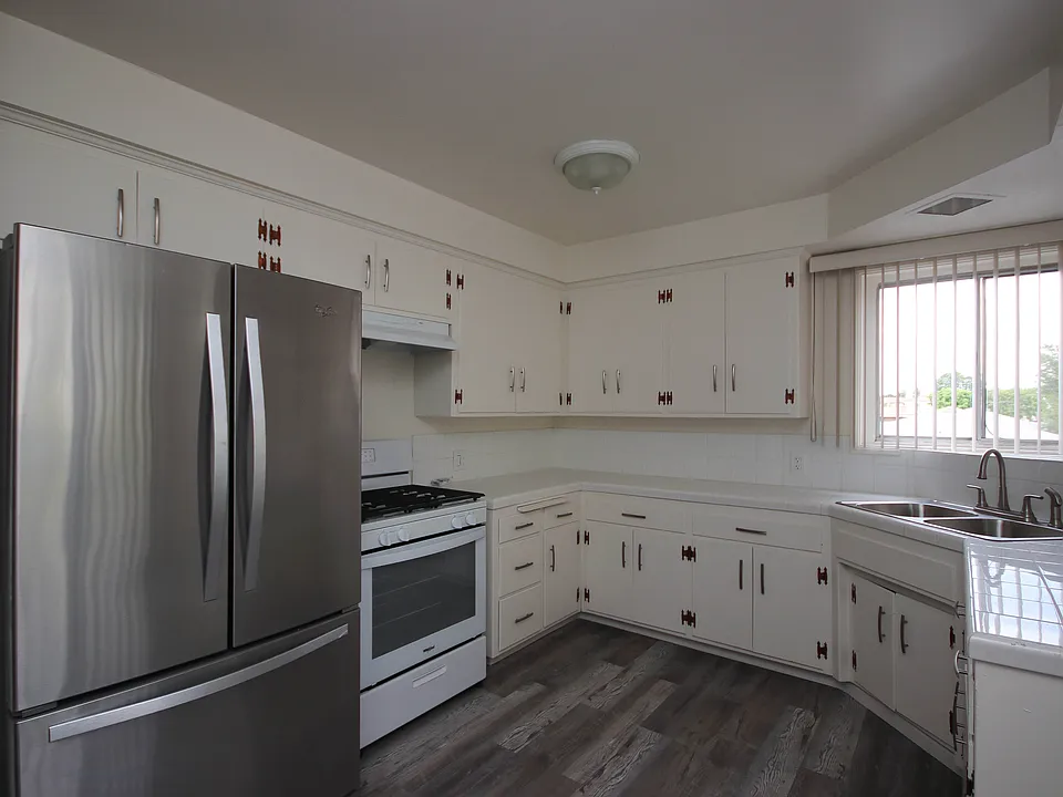 207 S 3rd Ave #7