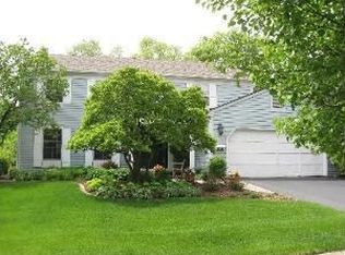 2096 Wexford Cir, Wheaton, IL 60189