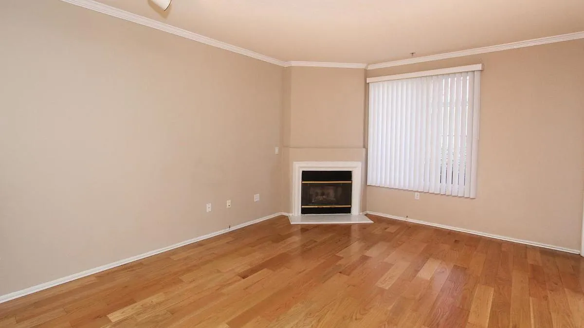 1 bed, 836 sqft, $2,600 — Photo 1