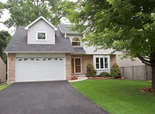 1124 Norfolk St, Downers Grove, IL 60516