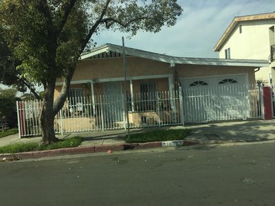 6827 Estrella Ave, Los Angeles, CA, 90044