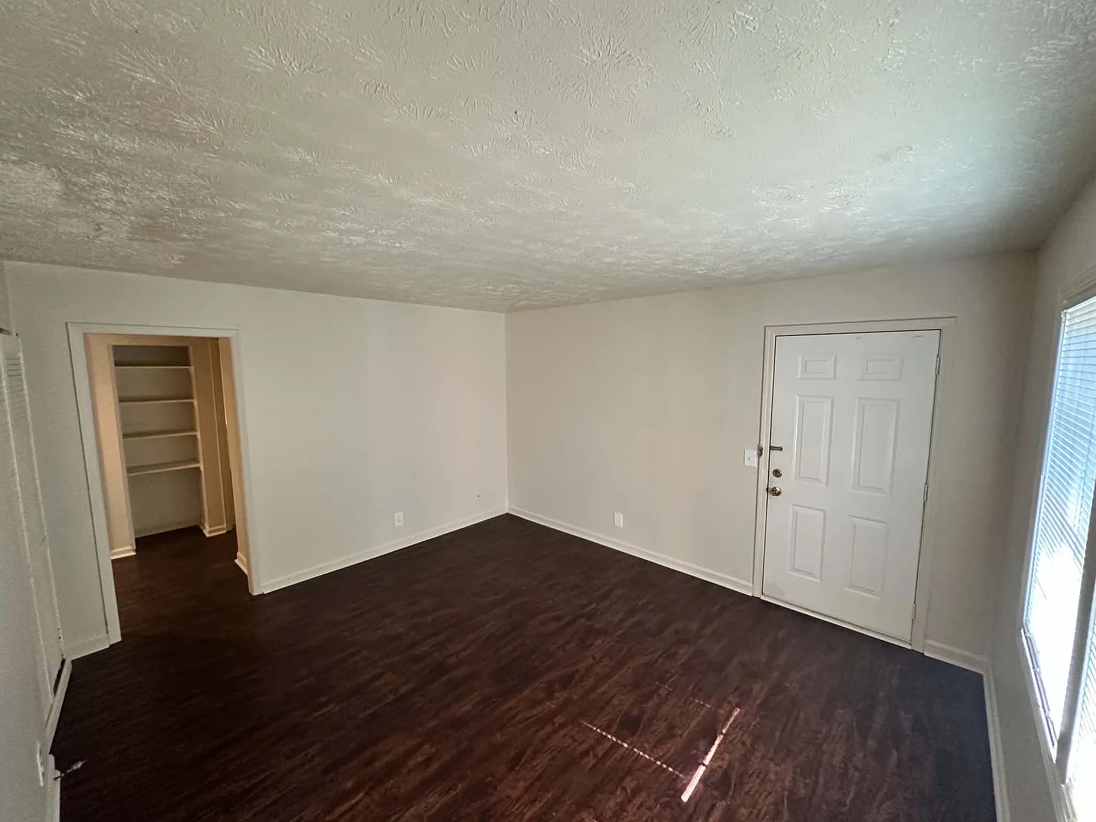 2 bed, $1,100 — Photo 3