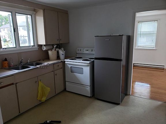 5th image of 187 Billings St #1