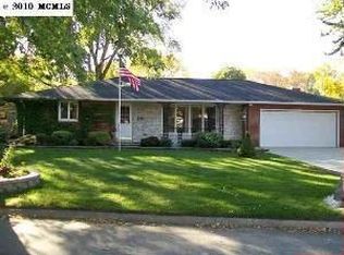 170 Parkridge Dr, Mason City, IA 50401