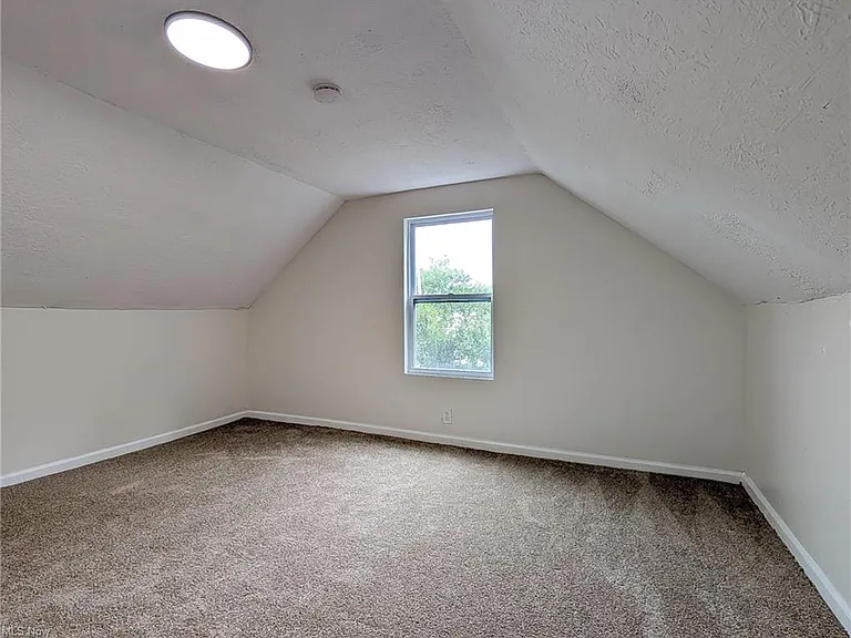 14817 Naples Ave — Photo 13