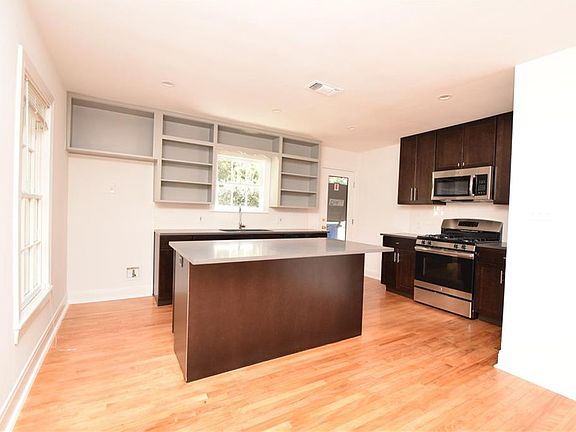 5th image of 5405 Sunshine Dr Unit 1