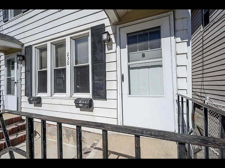 230 John St #2 — Photo 5