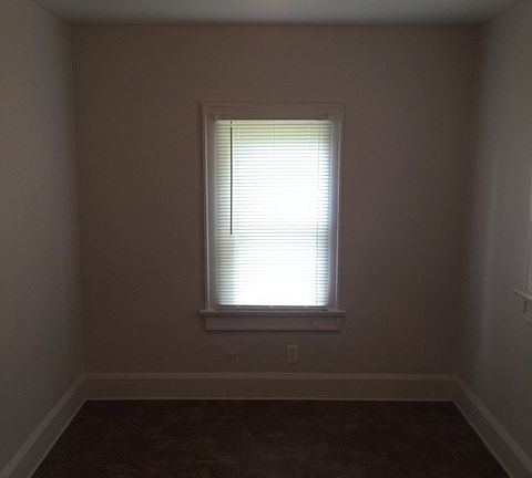 3rd image of 913 Minota Ave