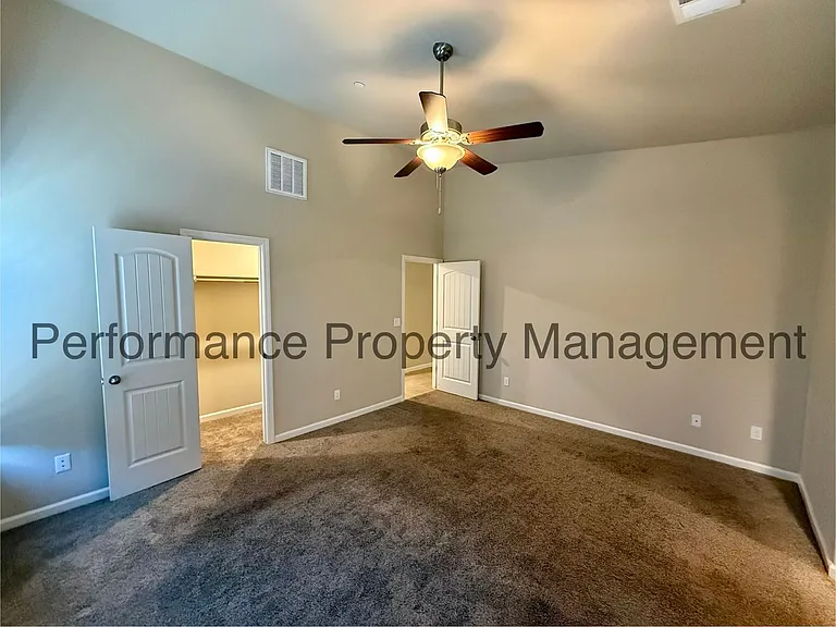 9024 Selma St — Photo 7