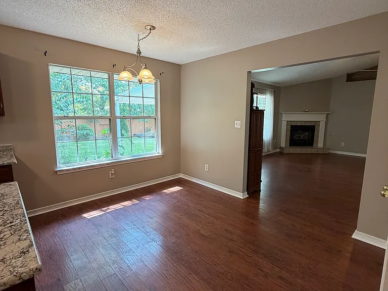 8540 Sterling Dr — Photo 5