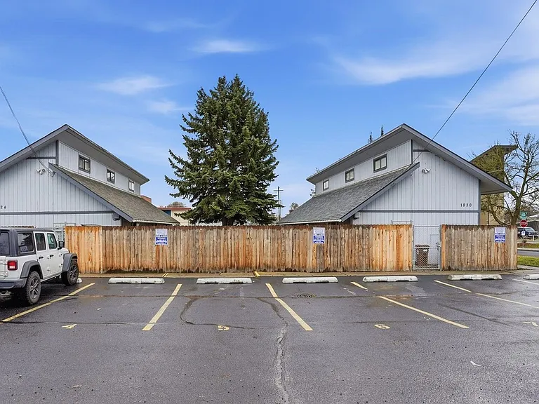 1830 W Maxwell Ave #2 — Photo 16