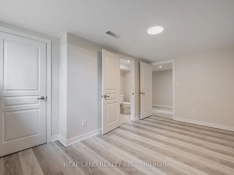 274 Timothy Ct #LOWER — Photo 14