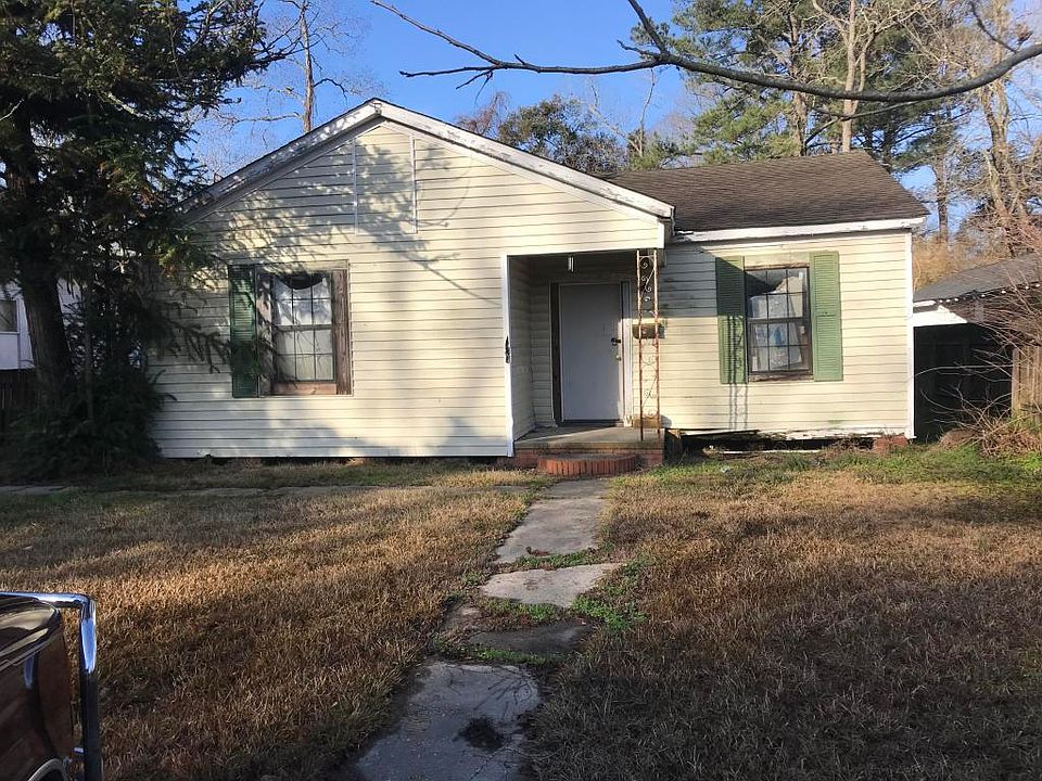 2nd image of 203 N Texas St