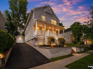 195 Van Winkle St, East Rutherford, NJ 07073