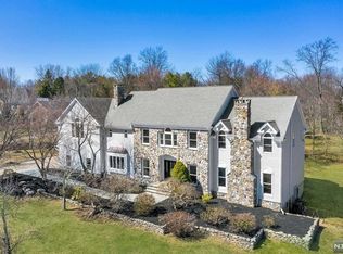 6 Heather Ridge Ln, Montvale, NJ 07645