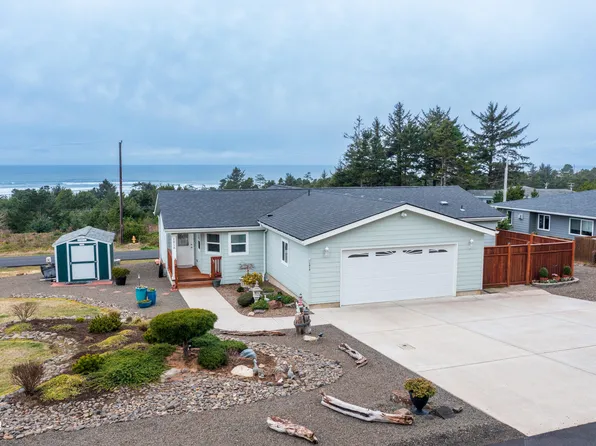 1818 NW Cedar Crest Pl, Waldport, OR 97394