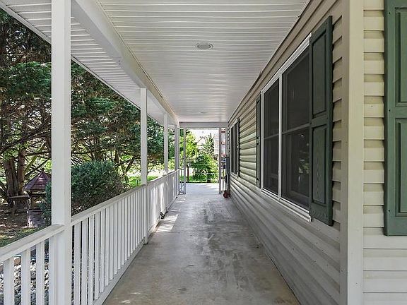 4th image of 1204A Old Coochs Bridge Rd #A