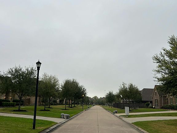 4th image of 17819 Country Cv