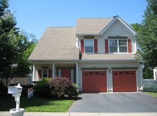 15 Champlain Way, Franklin Park, NJ 08823