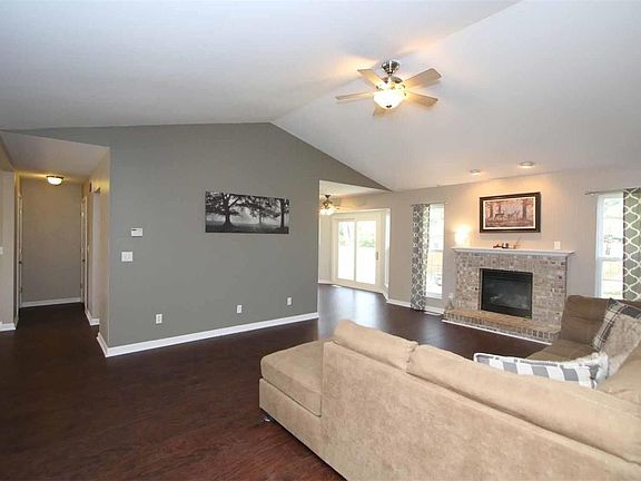 5th image of 490 Sunset West Dr