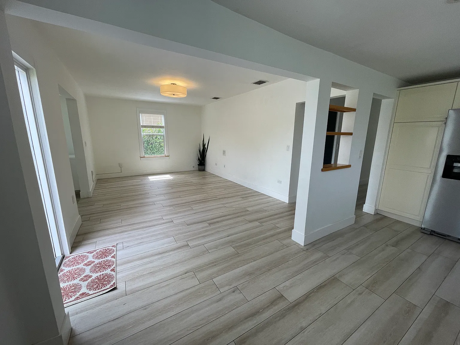 2 bed, 1200 sqft, $4,500 — Photo 3