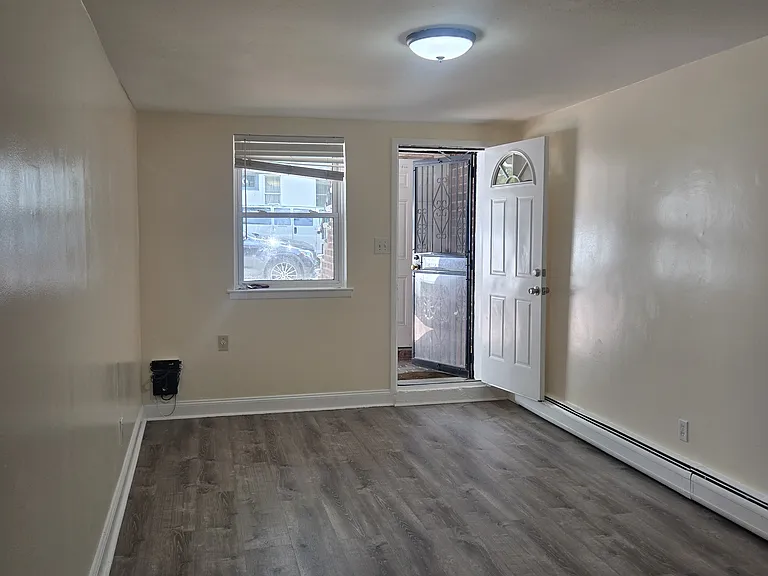 1286 E 57th St #GRD — Photo 2