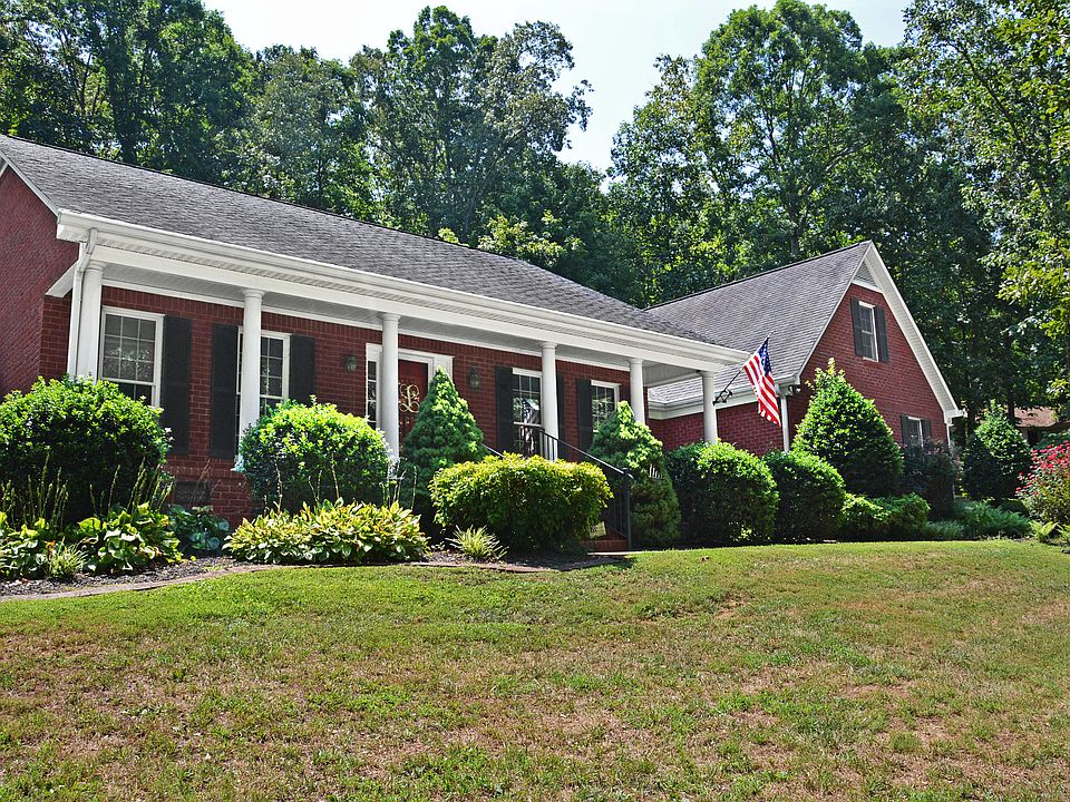 1st image of 353 Hidden Oaks Trl NE