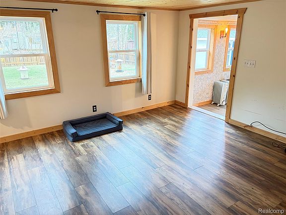 2nd image of 271 Hemlock St