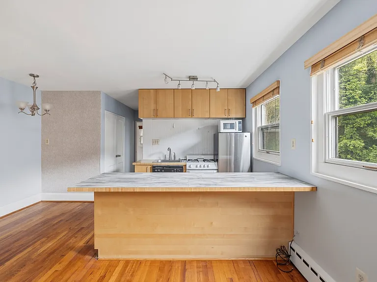 4595 Macarthur Blvd NW #4 — Photo 6