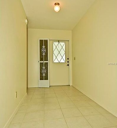 3rd image of 2003 Hampstead Cir
