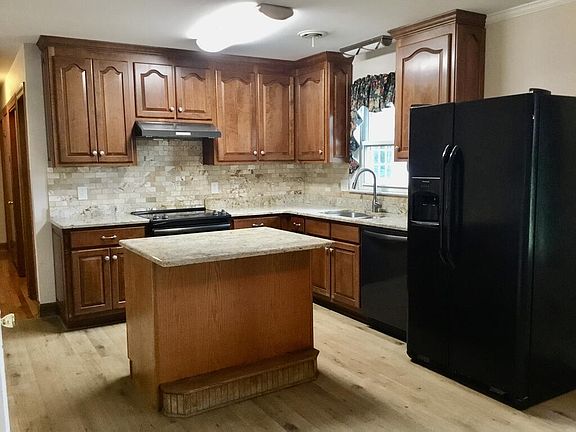 4th image of 1034 Loftis Rd