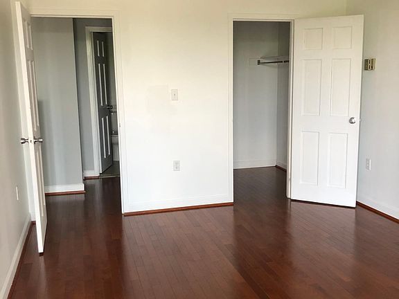 4th image of 4242 E West Hwy #511