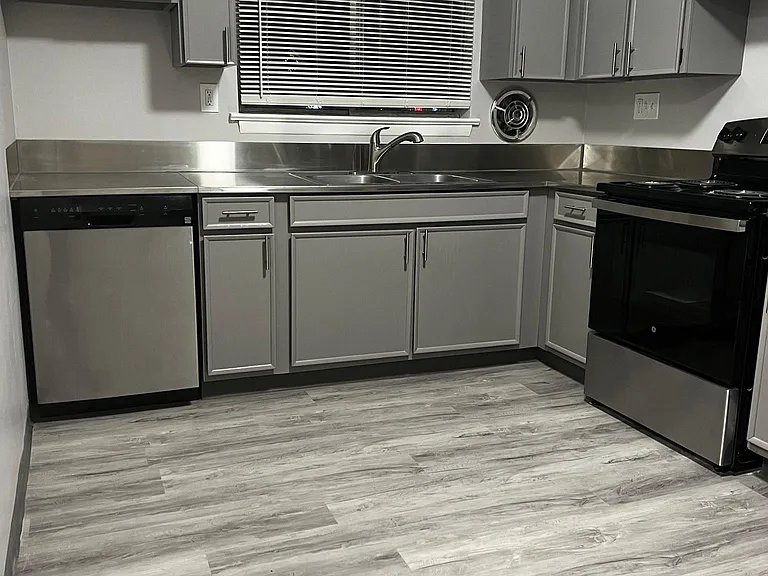 1111 Grove Rd #A — Photo 4