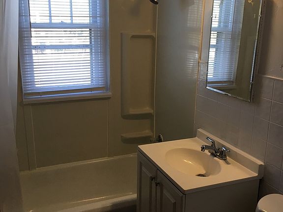 4th image of 1236 Park Ave APT 201
