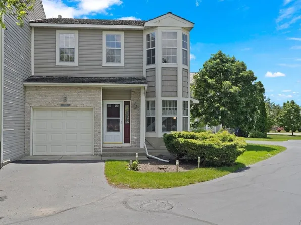 17621 W Horseshoe Ln, Gurnee, IL 60031