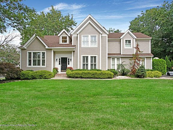 2nd image of 69 Sprucewood Dr