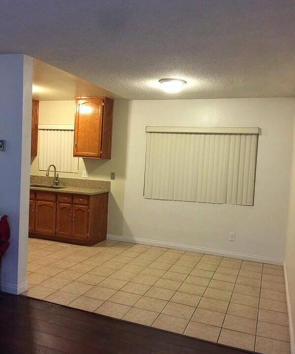 1st image of 933 S Grevillea Ave