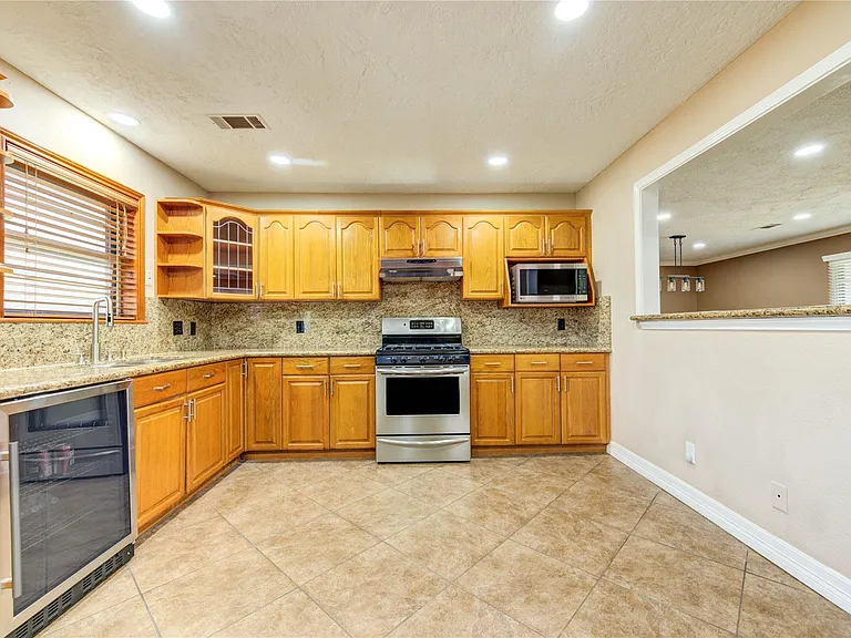 9922 Carmalee St — Photo 24